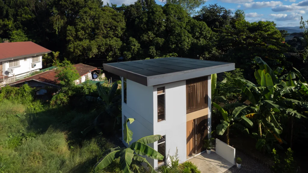 How Does PowerShade Hold Up in Extreme Weather?